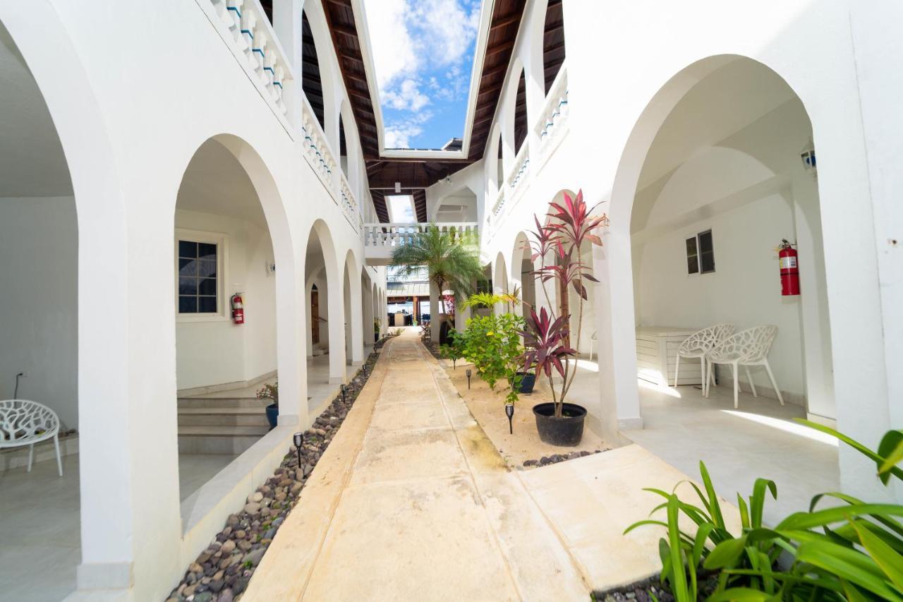Blue Skies Beach Resort Negril Ngoại thất bức ảnh