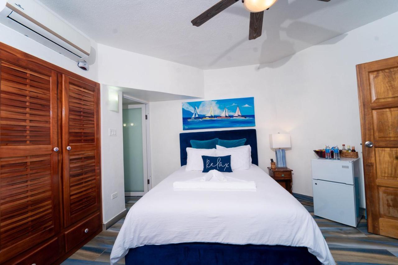 Blue Skies Beach Resort Negril Ngoại thất bức ảnh