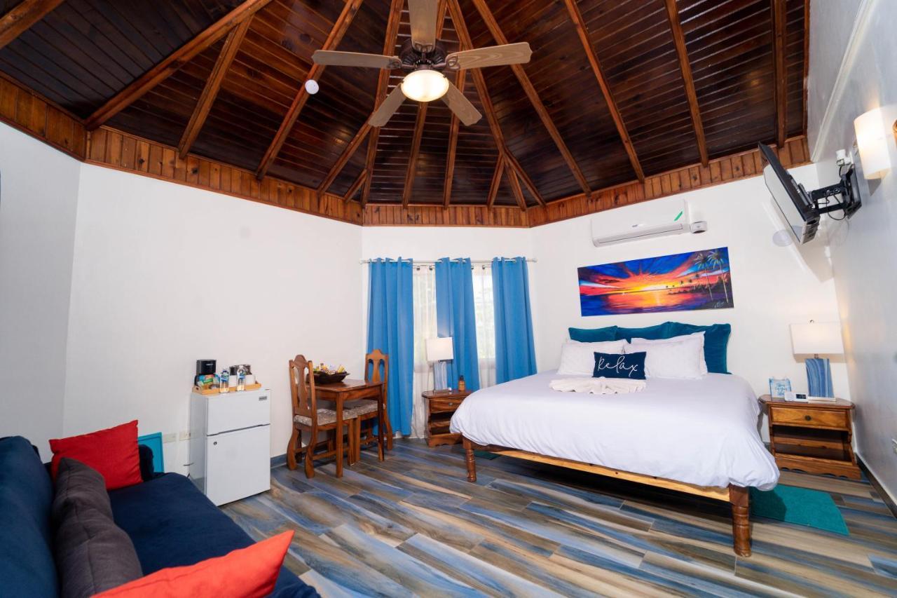 Blue Skies Beach Resort Negril Ngoại thất bức ảnh