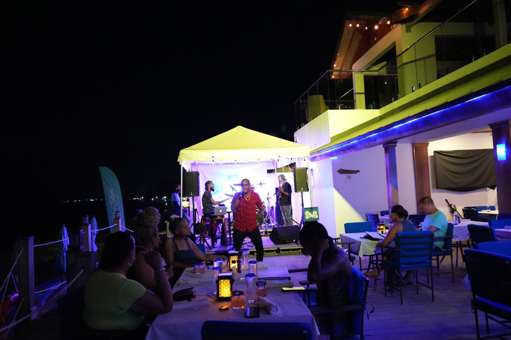 Blue Skies Beach Resort Negril Ngoại thất bức ảnh