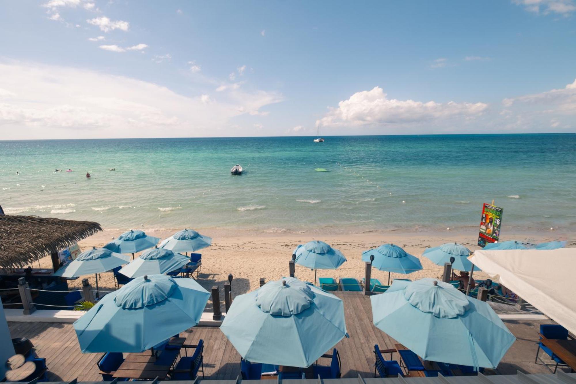 Blue Skies Beach Resort Negril Ngoại thất bức ảnh